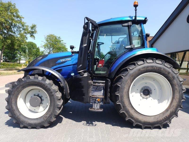 Valtra T194 A Traktoren