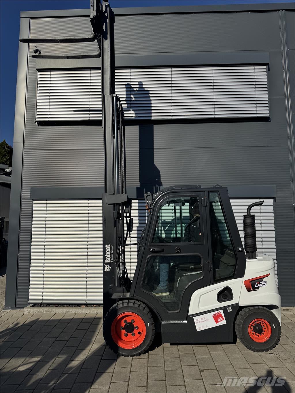 Bobcat D25NXS Diesel Stapler