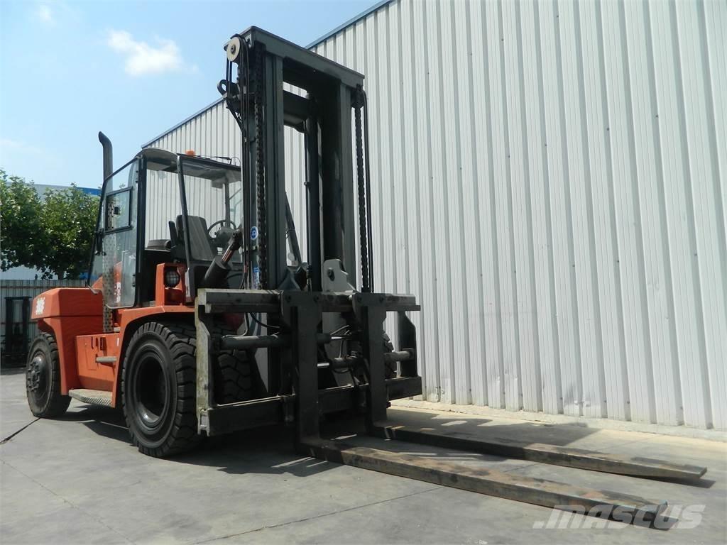 Kalmar DCE100 12 Diesel Stapler