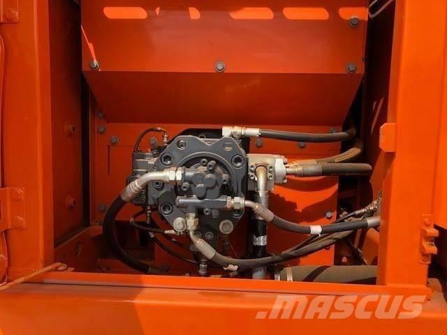 Doosan DX 225 Raupenbagger