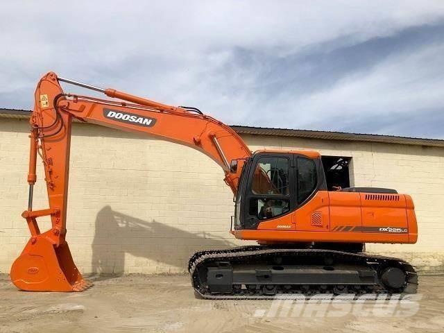 Doosan DX 225 Raupenbagger