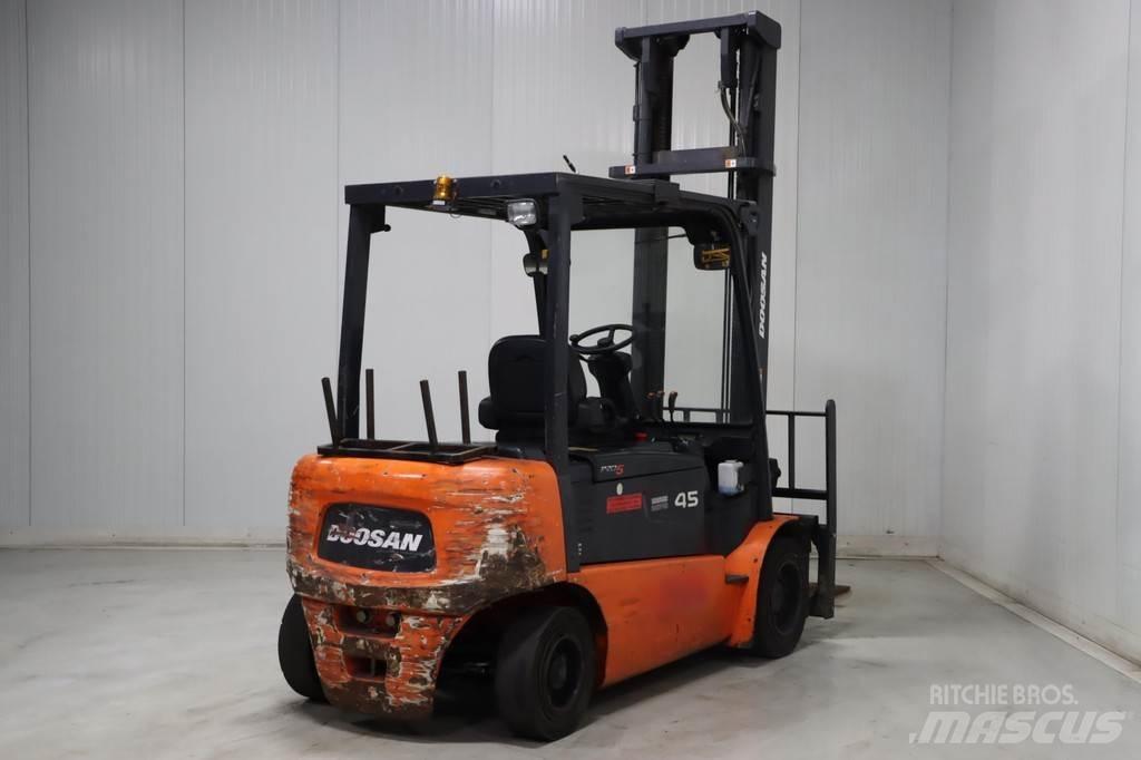 Doosan B45X-5 Elektro Stapler