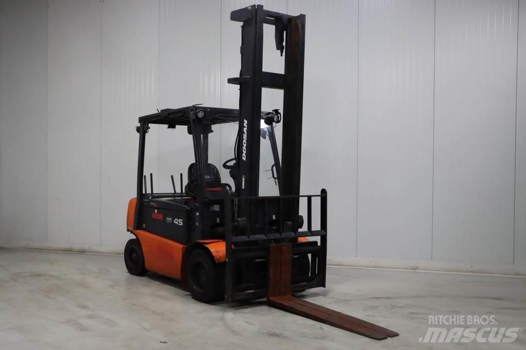 Doosan B45X-5 Elektro Stapler