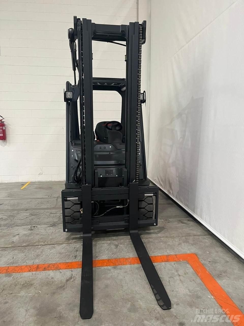 Linde E30-01 Elektro Stapler