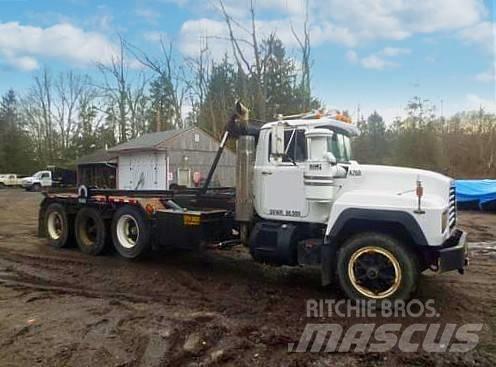 Mack RD 686 SX Absetzkipper
