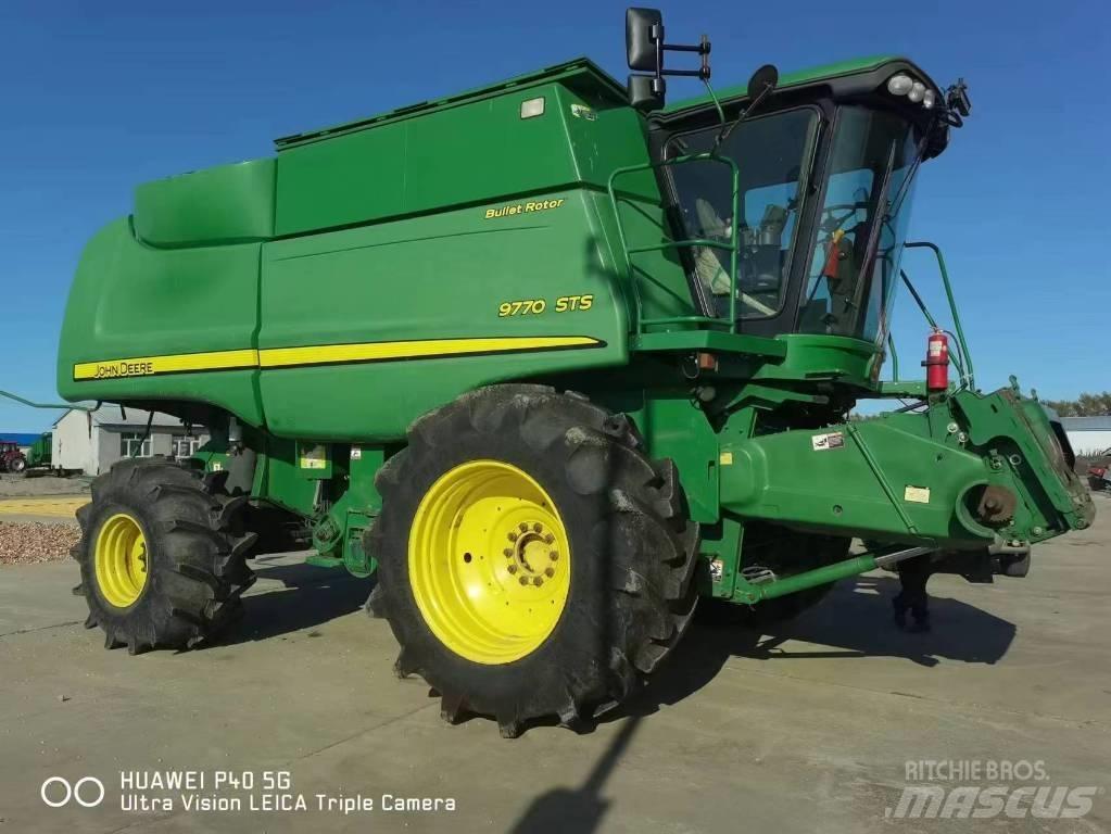 John Deere 9770 STS Mähdrescher