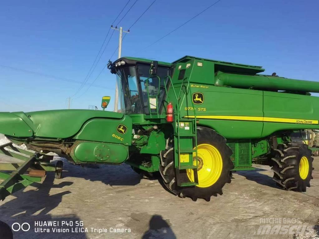 John Deere 9770 STS Mähdrescher