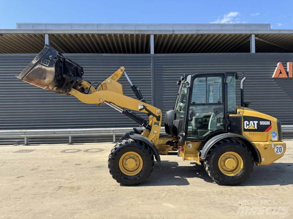 CAT 906M Radlader