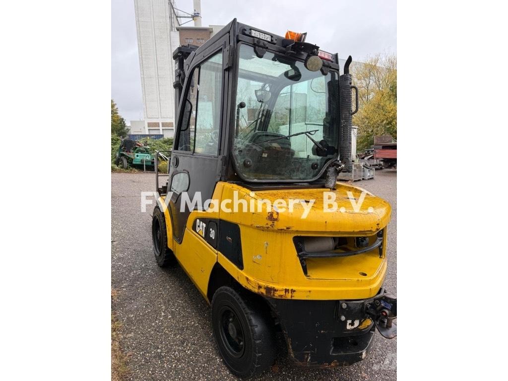 CAT DP 30 N Diesel Stapler