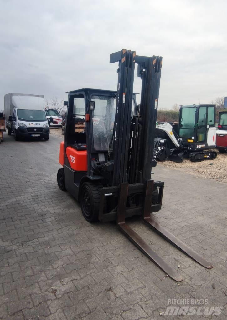 Doosan D 30 G Diesel Stapler