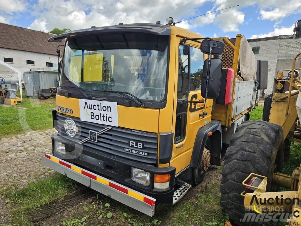 Volvo FL612 Pritschenwagen/Pritschenwagen mit Seitenklappe