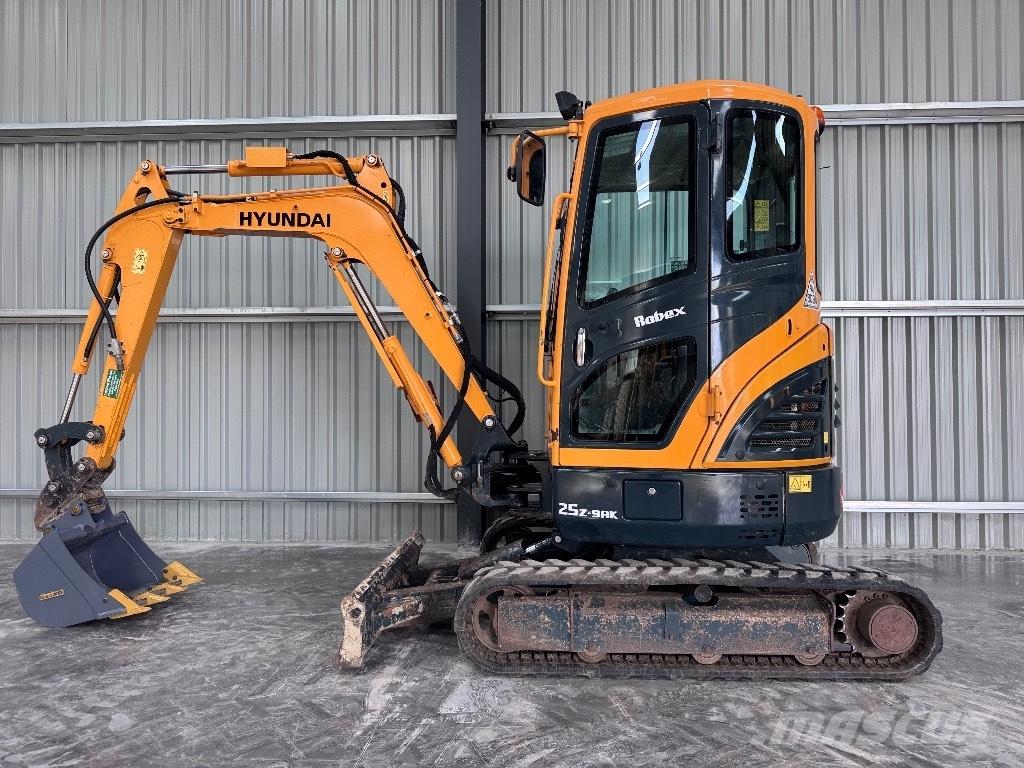 Hyundai R25Z-9 AK Minibagger < 7t