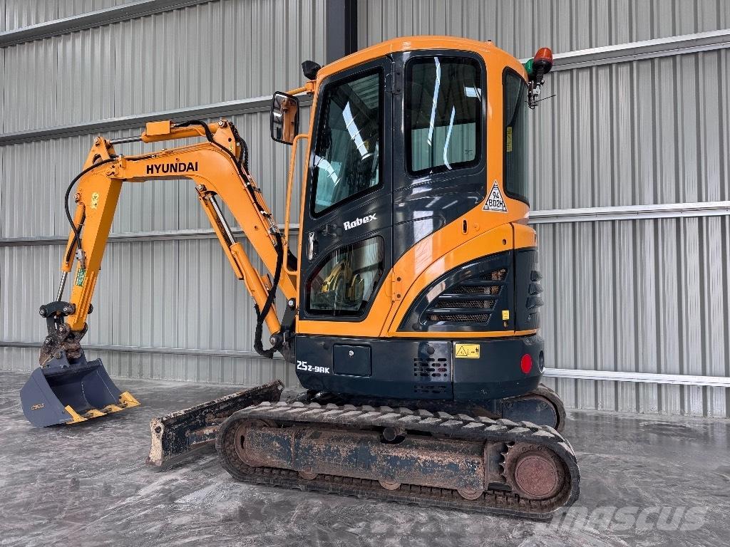 Hyundai R25Z-9 AK Minibagger < 7t