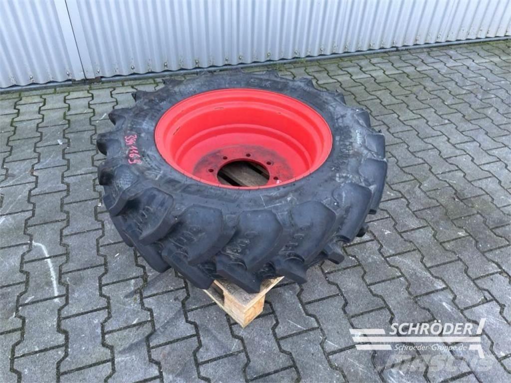 BKT 1X 320/70 R24 Doppelräder