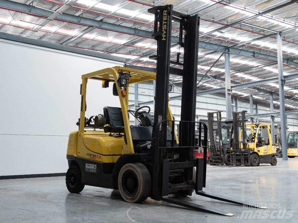 Hyster H2.5TX Gas Stapler