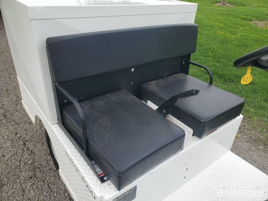 Taylor-Dunn R380 Schlepper