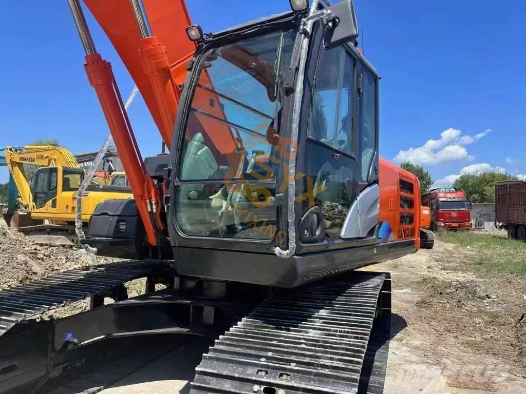 Hitachi ZX200-5G Raupenbagger