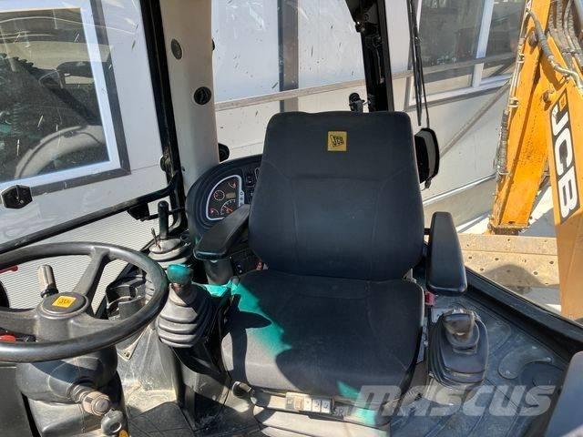 JCB 4CX AEC Baggerlader