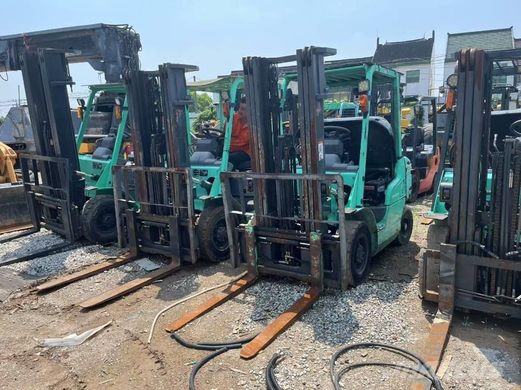 Mitsubishi FD 30 N Diesel Stapler