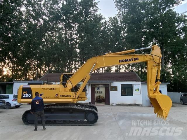 Komatsu PC200-8 Raupenbagger