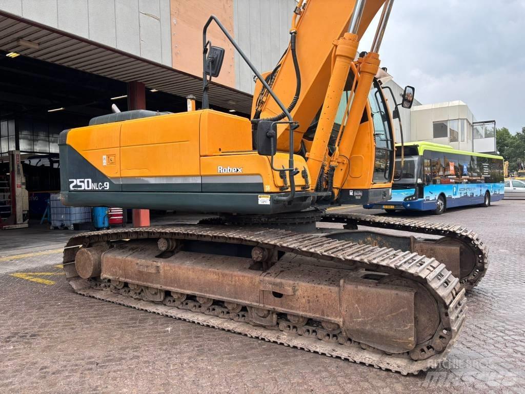 Hyundai 250NLC-9 Raupenbagger