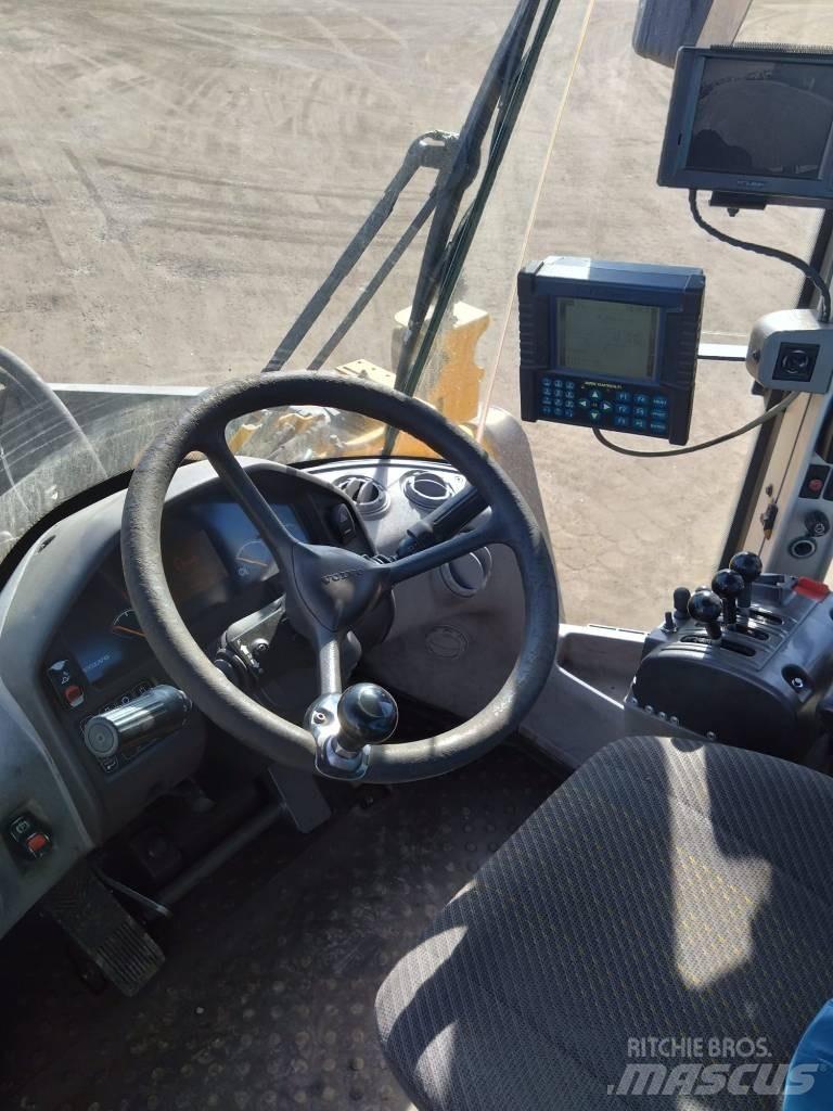 Volvo L 220 F Radlader