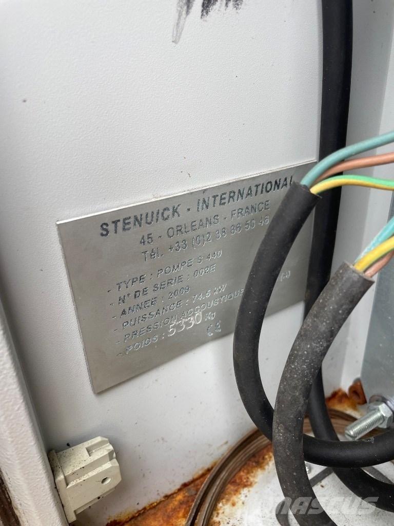 Stenuick S440 Fahrzeug mit mobiler Bohranlage