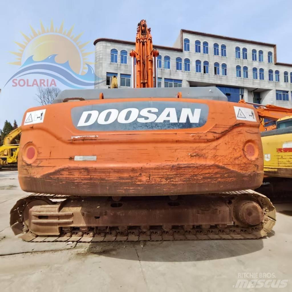 Doosan DX 300 LC Raupenbagger