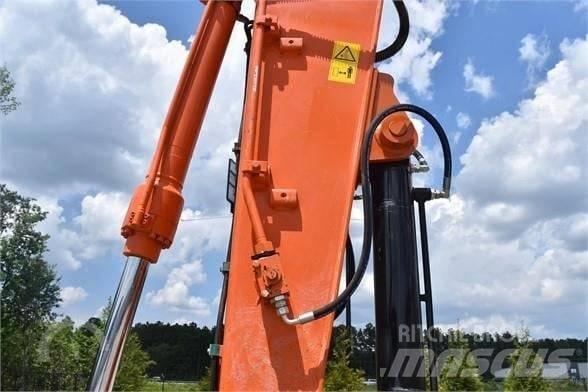 Hitachi ZX 135 Raupenbagger