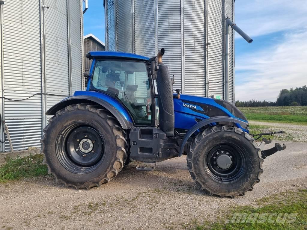 Valtra T 254 V Traktoren