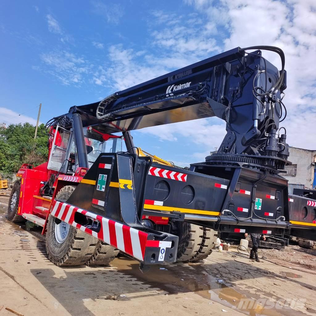 Kalmar DRF 450 Reach-Stacker