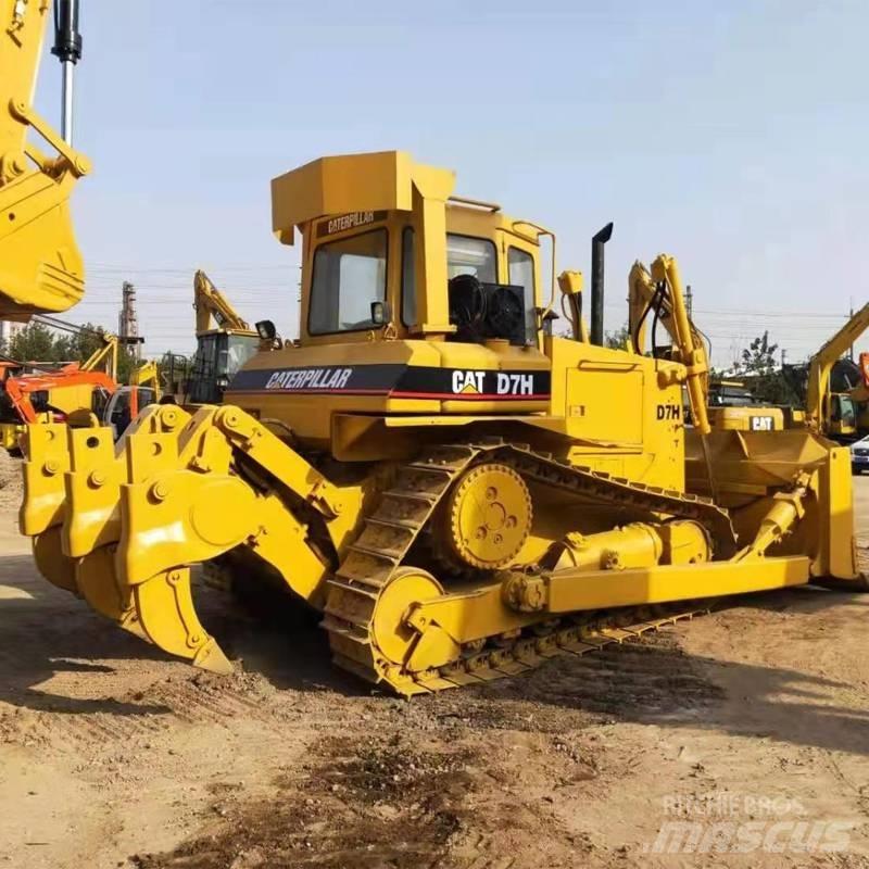 CAT D 7   H Bulldozer