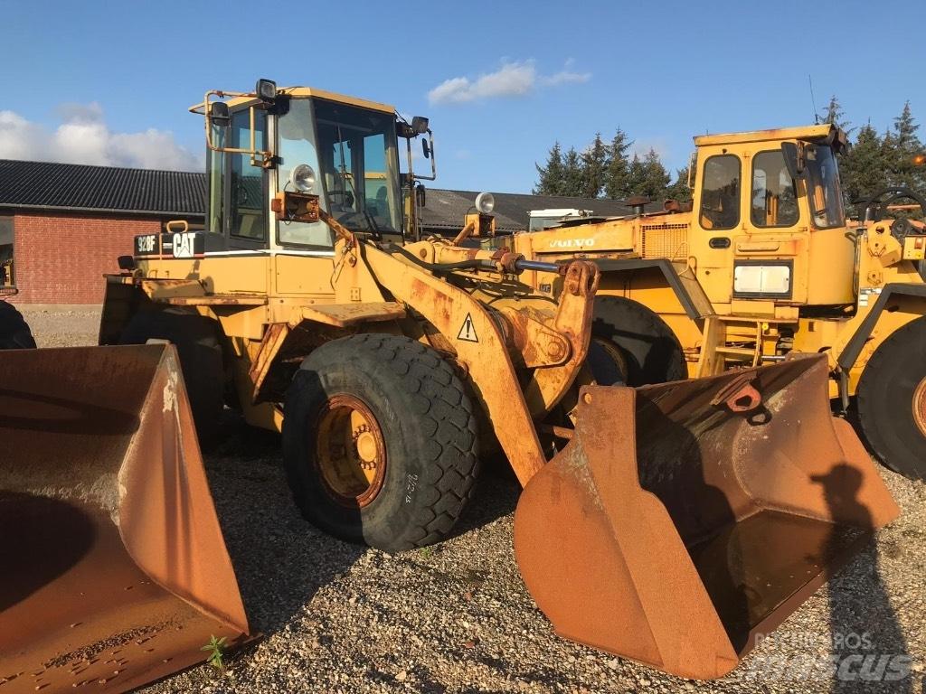 CAT 928F Radlader