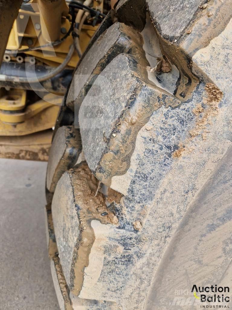 CAT 735C Dumper - Knickgelenk