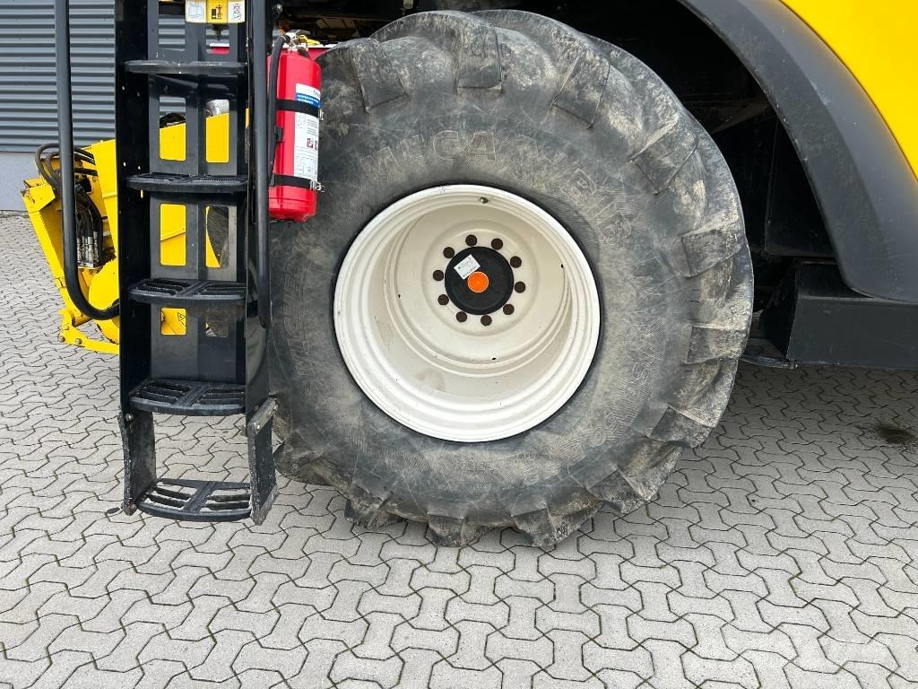 New Holland CR 9080 Mähdrescher