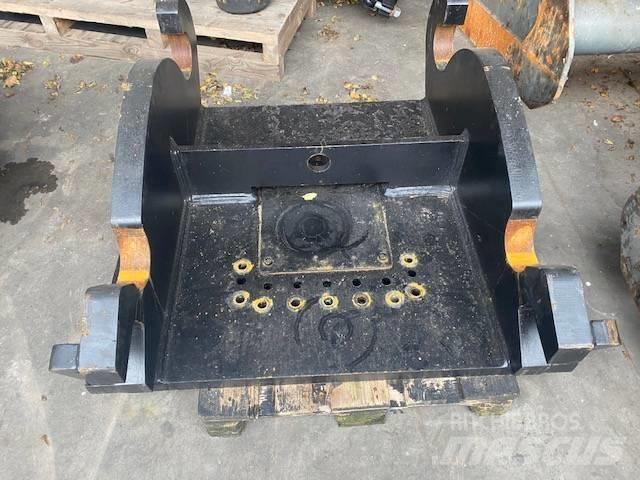 CAT CW70 kopplaat Greifer