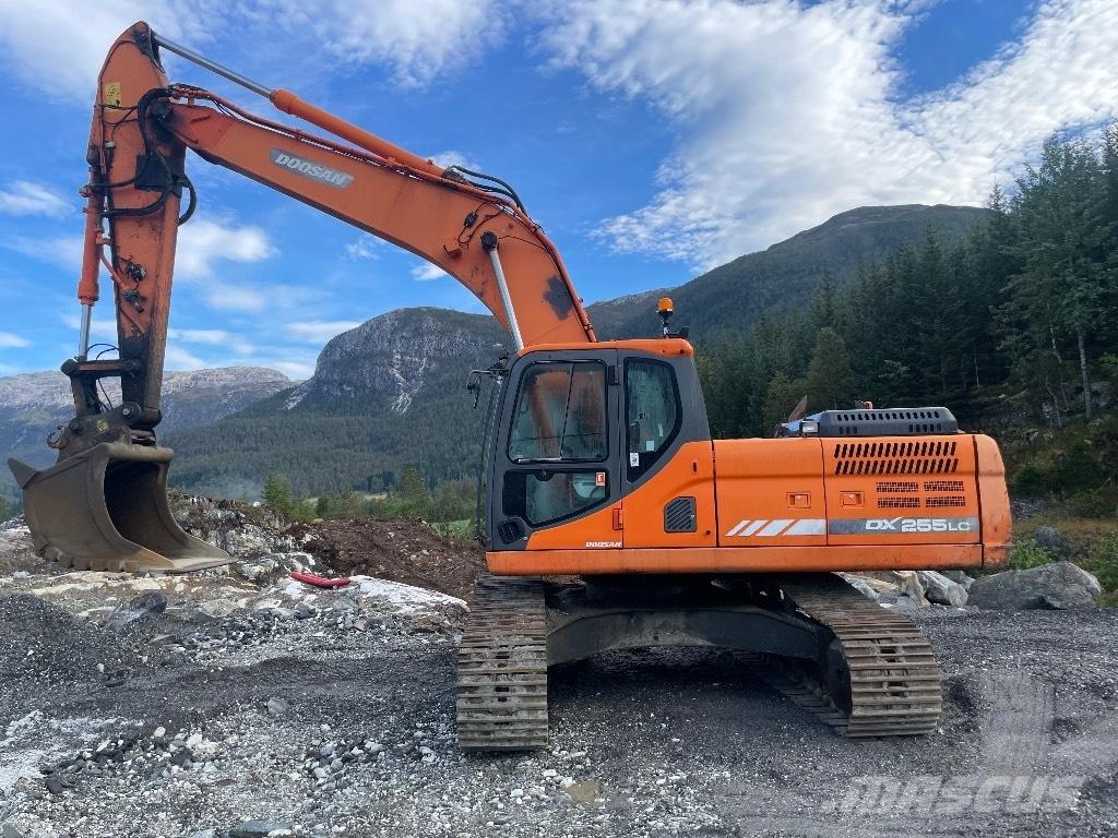 Doosan DX 255 LC-3 Raupenbagger