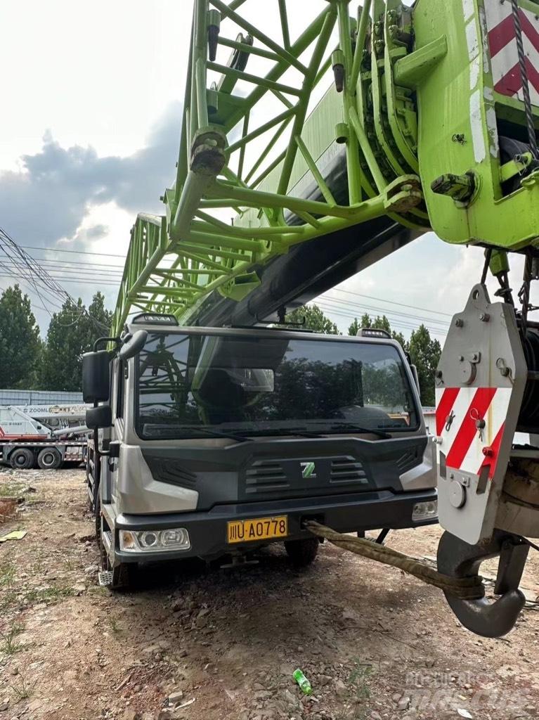 Zoomlion ZTC700 All-Terrain-Krane