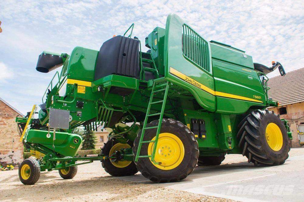 John Deere T 560 i Mähdrescher