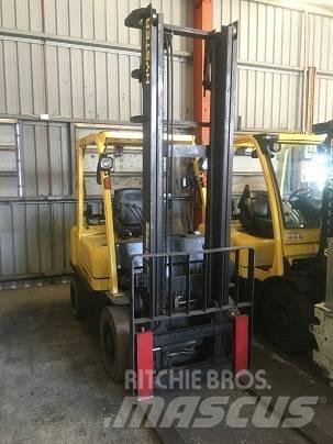 Hyster H2.5TX Gas Stapler