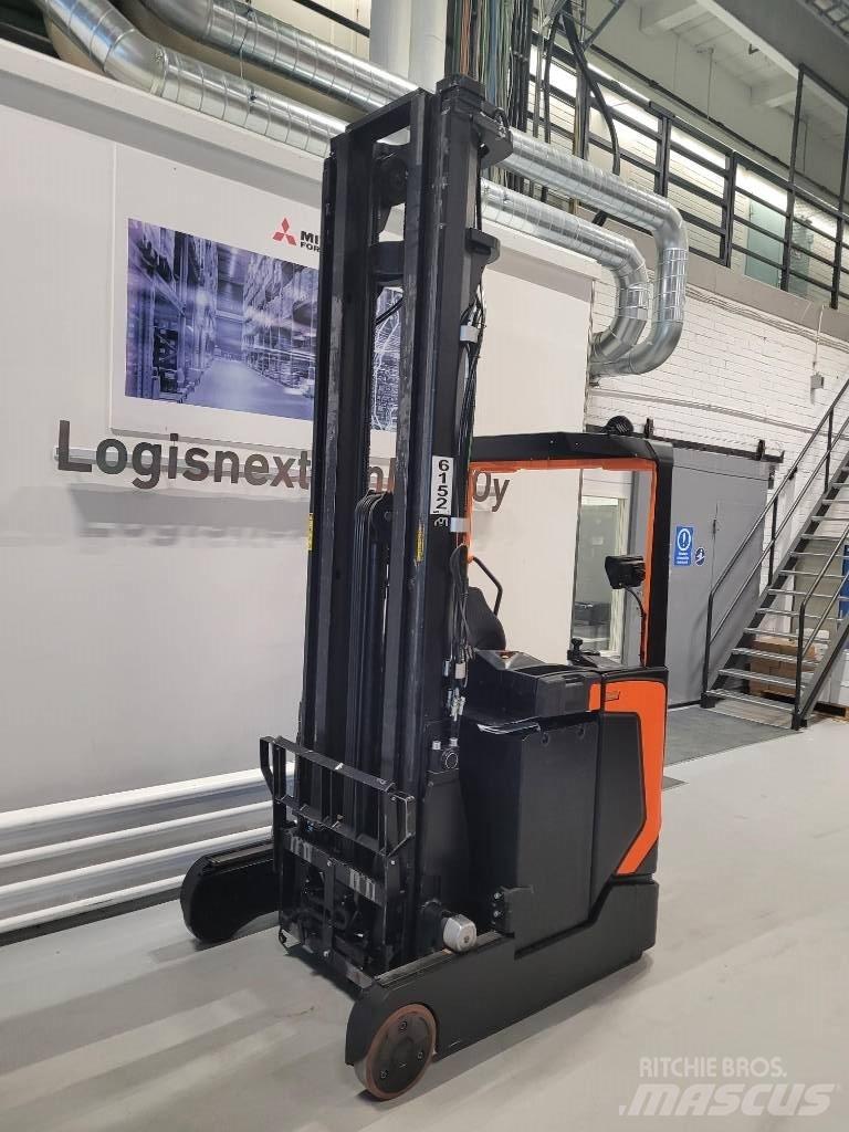 Rocla HXF16 Schubmaststapler