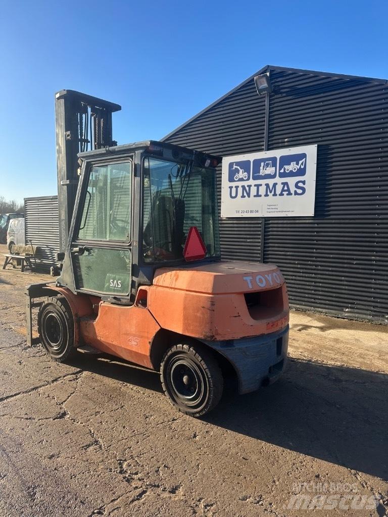Toyota FD45 Diesel Stapler