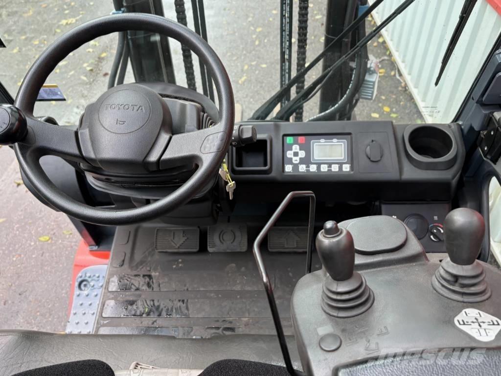 Toyota 8 FBMT 30 Elektro Stapler