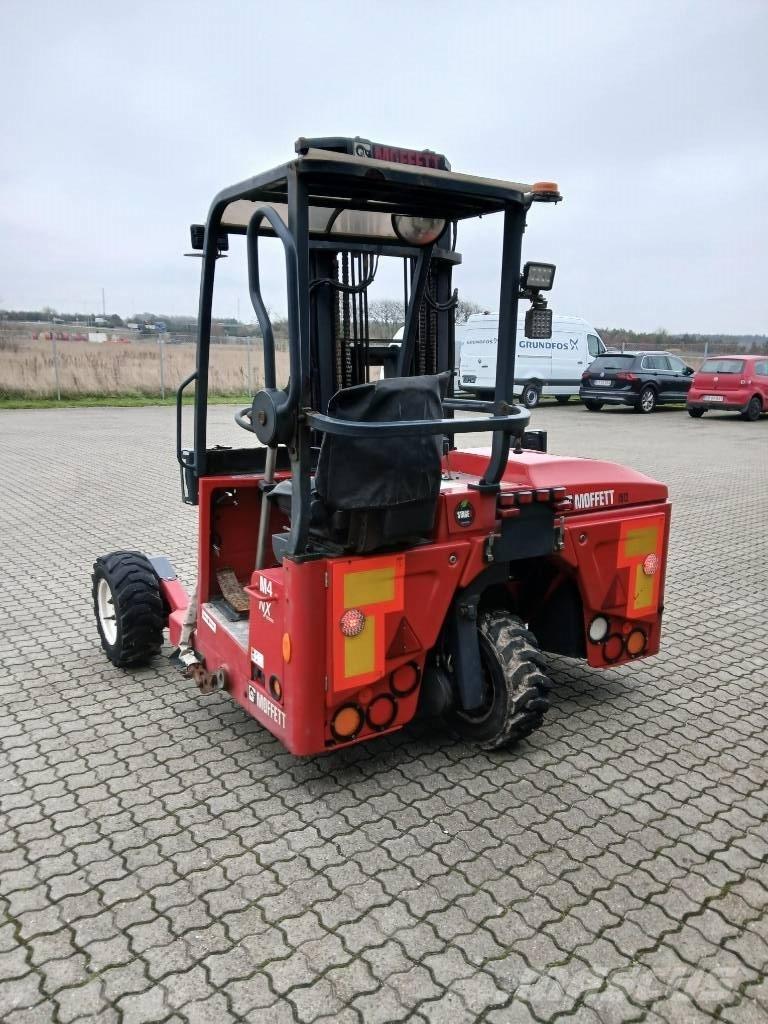 Moffett M4 25.3 Diesel Stapler