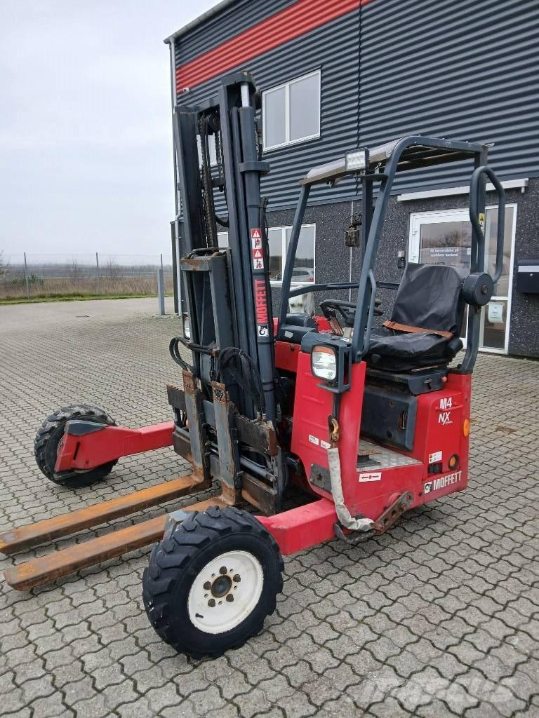 Moffett M4 25.3 Diesel Stapler