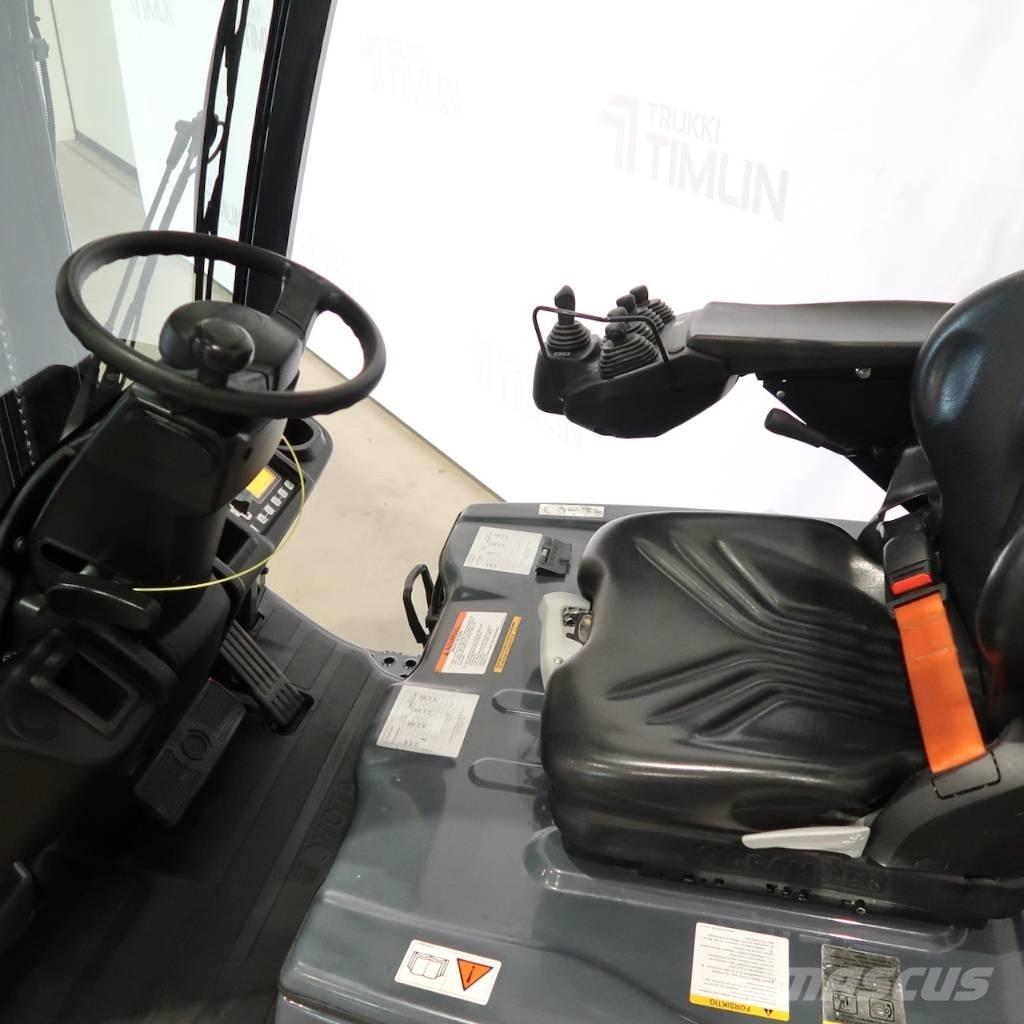 Toyota 8FBEK18T Elektro Stapler