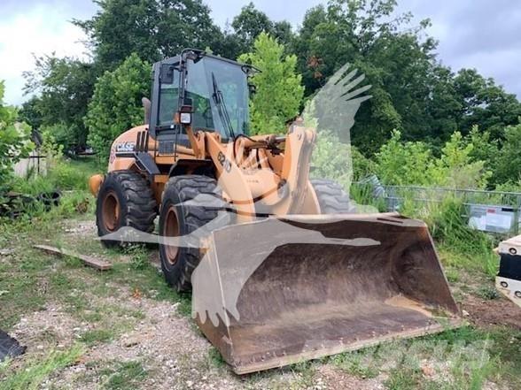CASE 621D Radlader