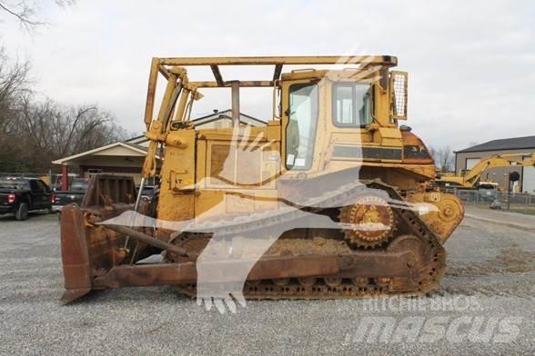 CAT D7H Bulldozer