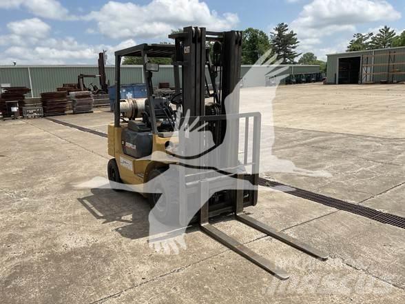 CAT GP25 Diesel Stapler
