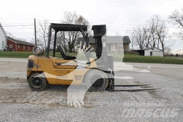 CAT GP40 Diesel Stapler